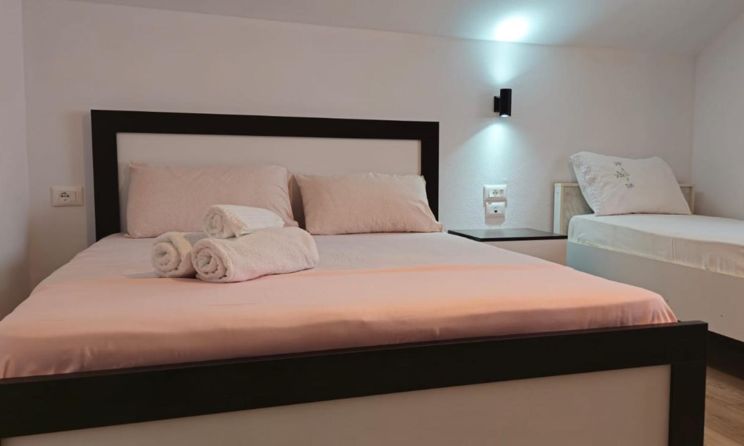 Guest House Pogradeci Экстерьер фото