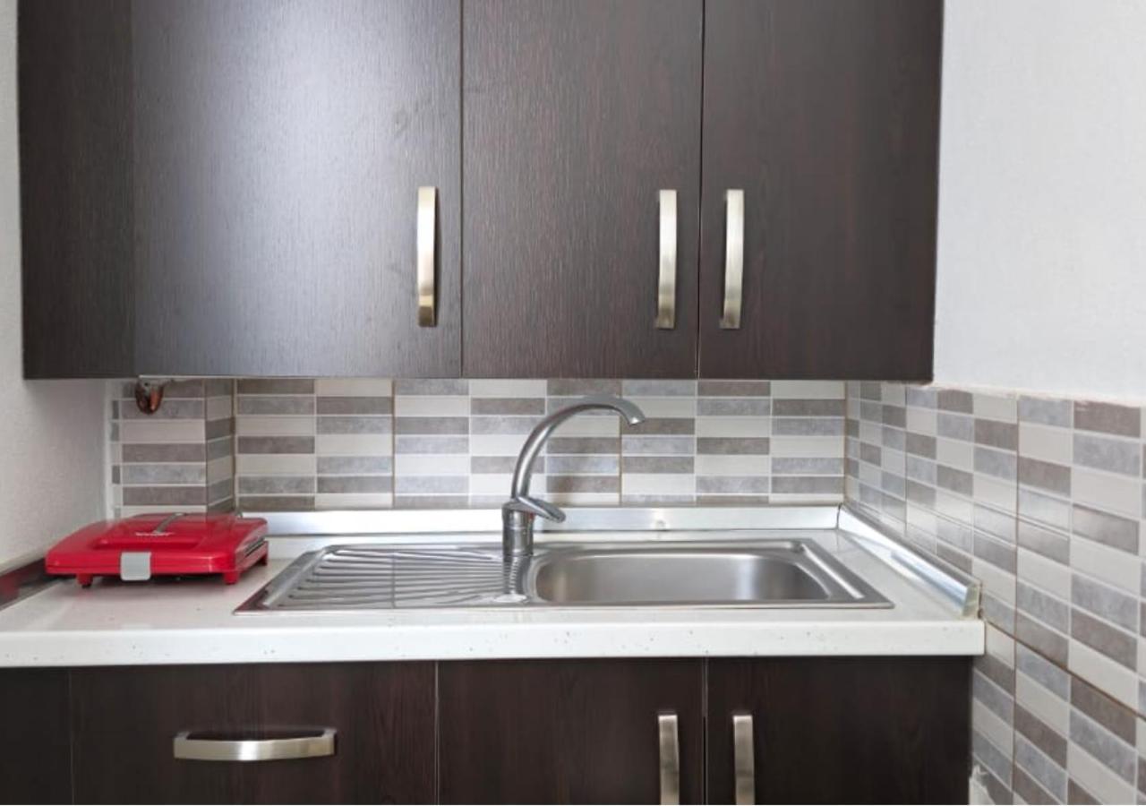 Guest House Pogradeci Экстерьер фото