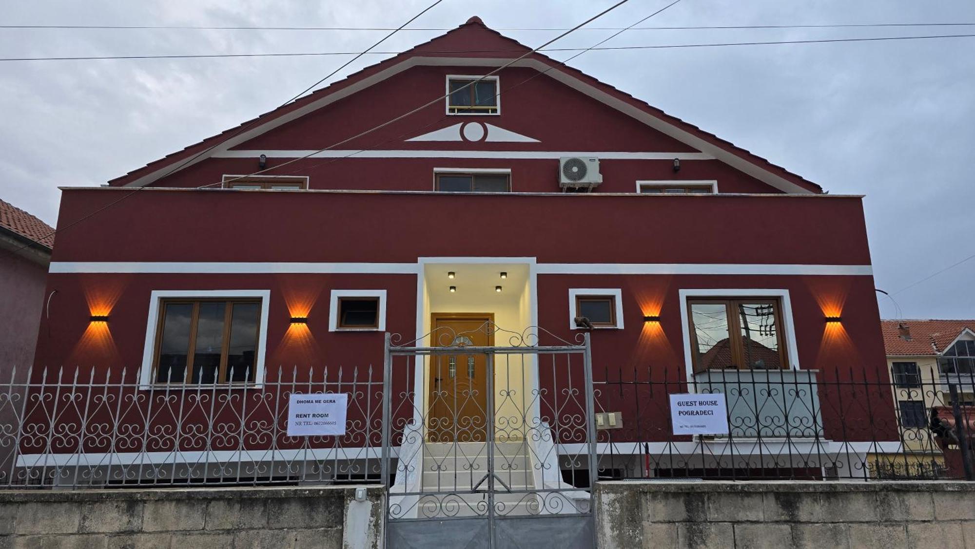 Guest House Pogradeci Экстерьер фото