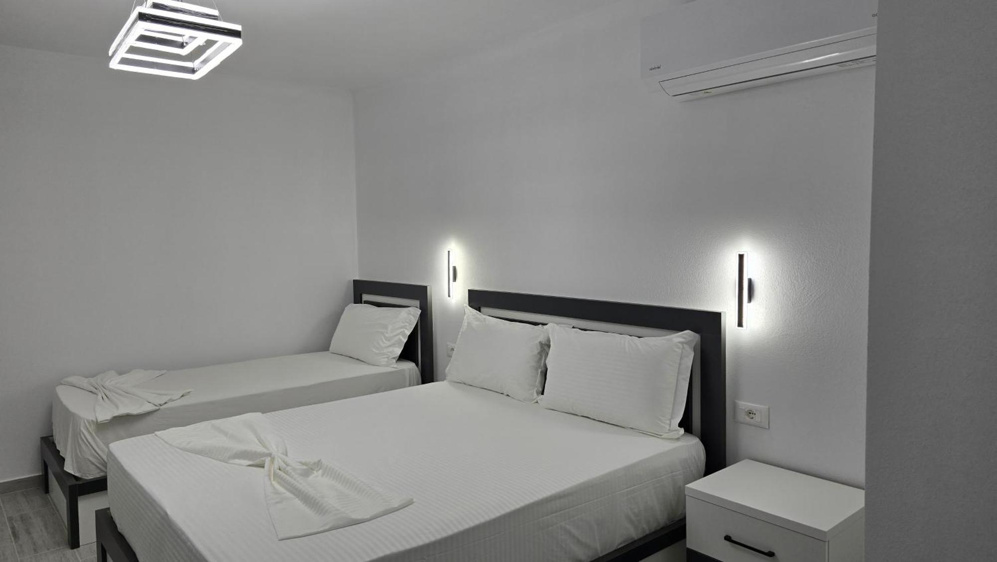 Guest House Pogradeci Экстерьер фото