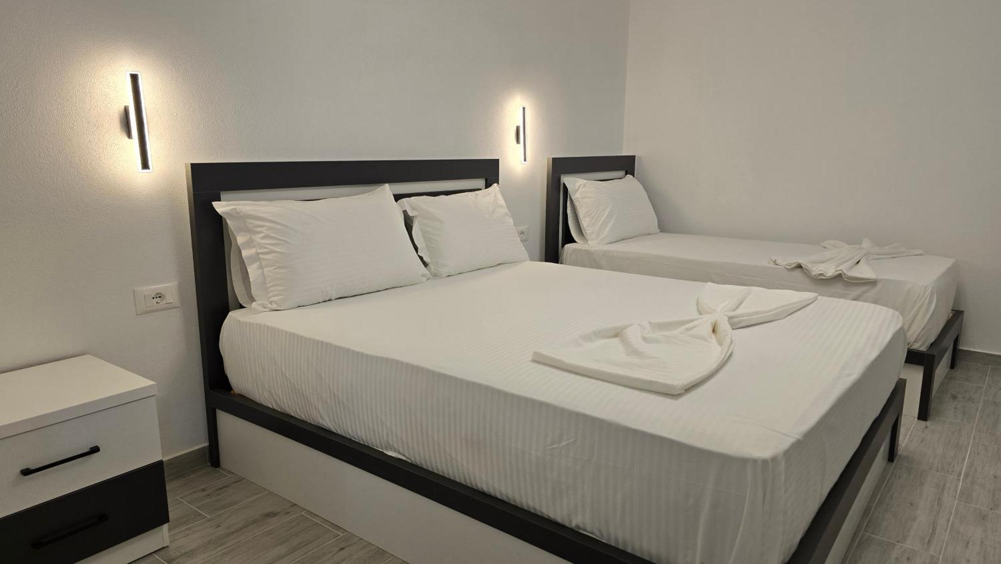 Guest House Pogradeci Экстерьер фото
